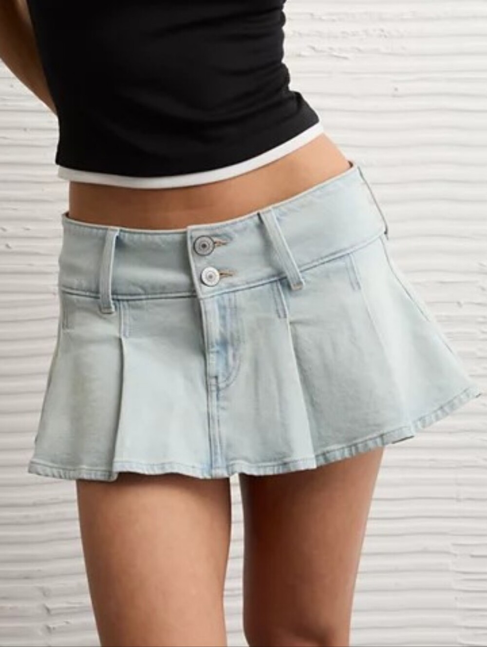 American Eagle Light Wash Denim Super Low Rise Pleated Mini Jean Skirt Size 12